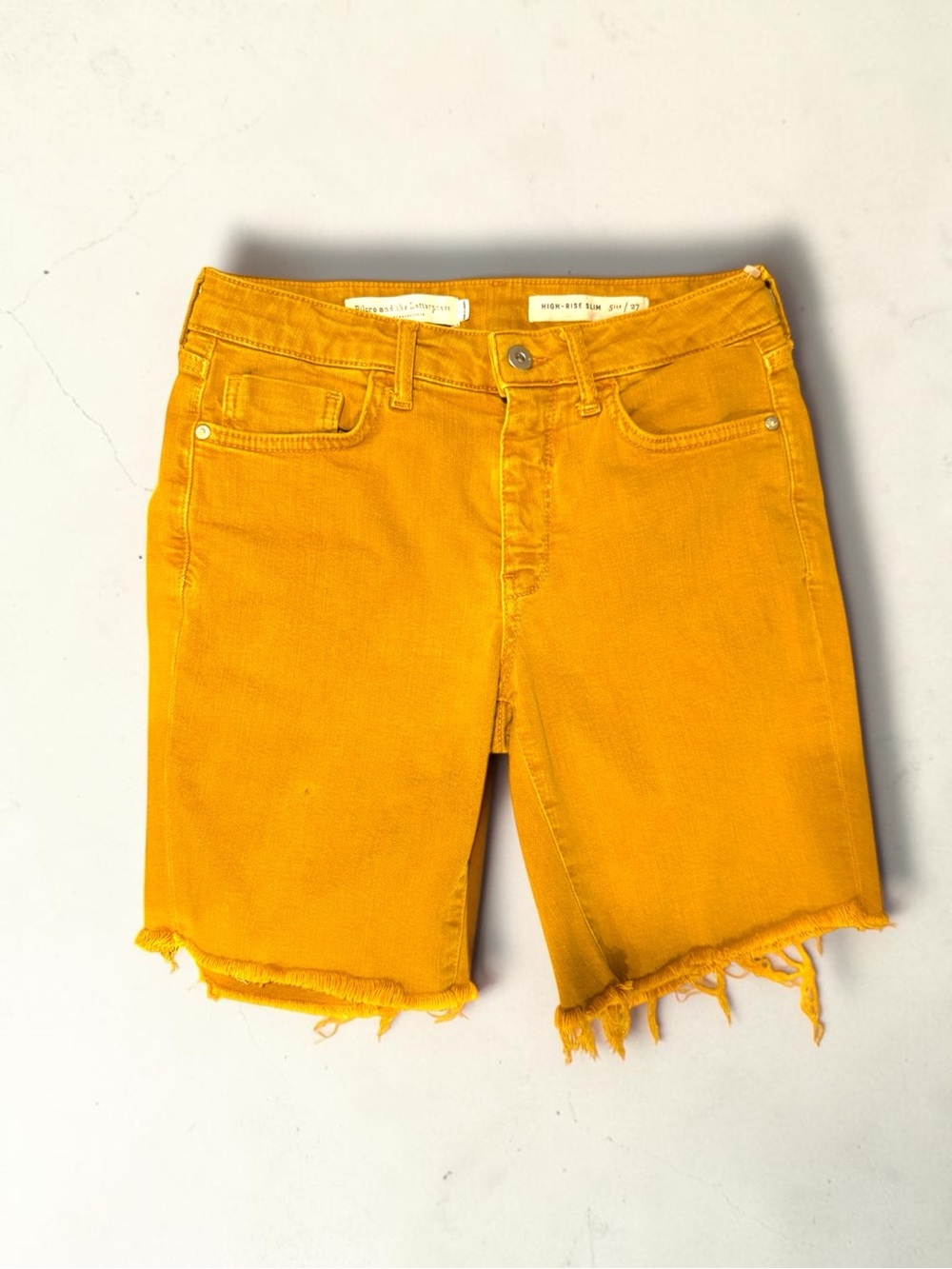 ✨PILCRO✨ MUSTARD YELLOW HIGH-RISE SLIM FRAYED SHORTS